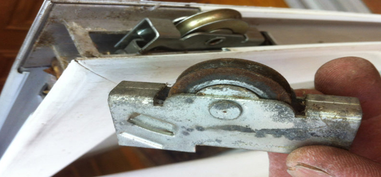 screen door roller repair in Gardena